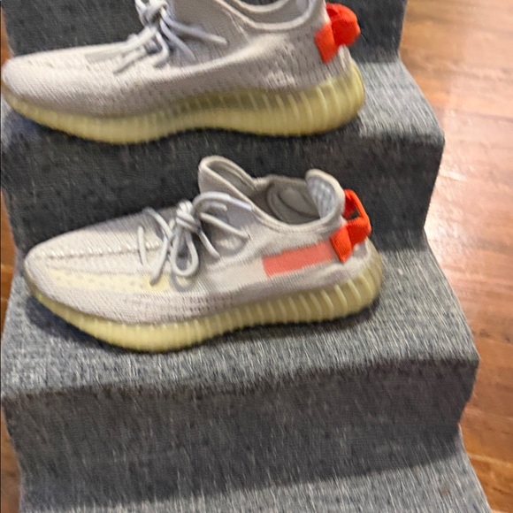 adidas gazelle silver green womens ADIDAS YEEZY 350 V2 Tail Light Size 12/13.5W main image 0